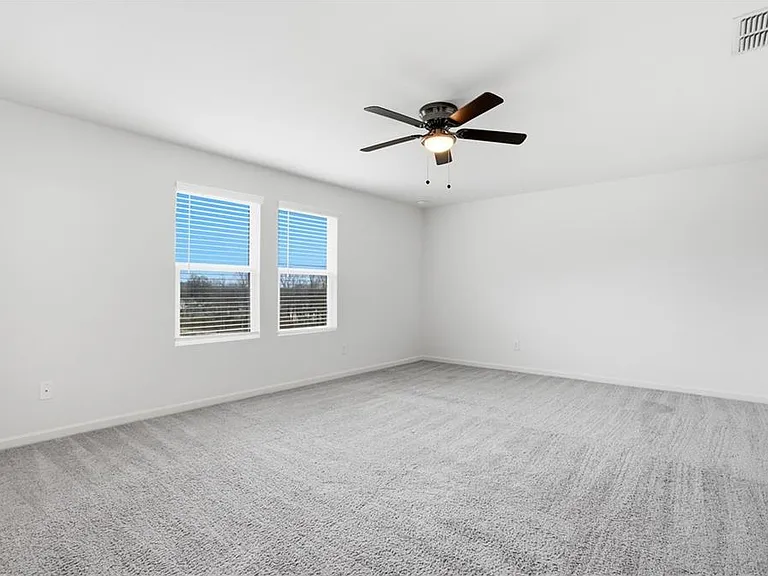 395 Knightsbridge Ln — Photo 10
