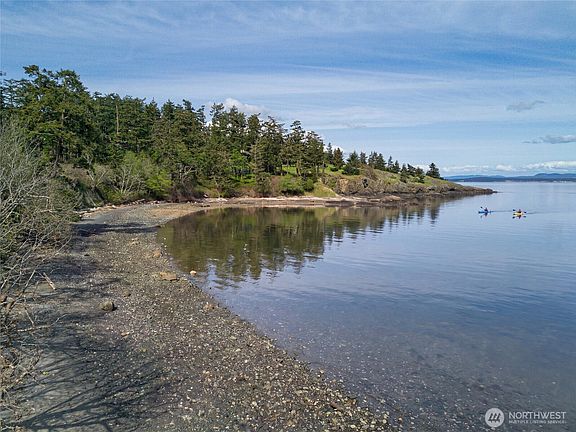 4th image of 2553 A Cattle Point Road