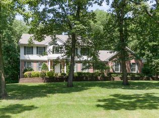 4600 Deer View Rd, Cedar Rapids, IA 52411