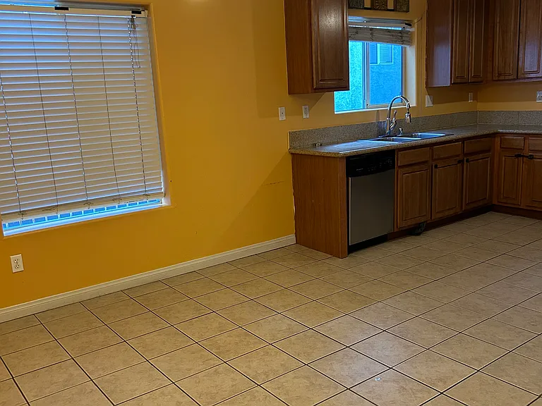8800 Etiwanda Ave #8 — Photo 8