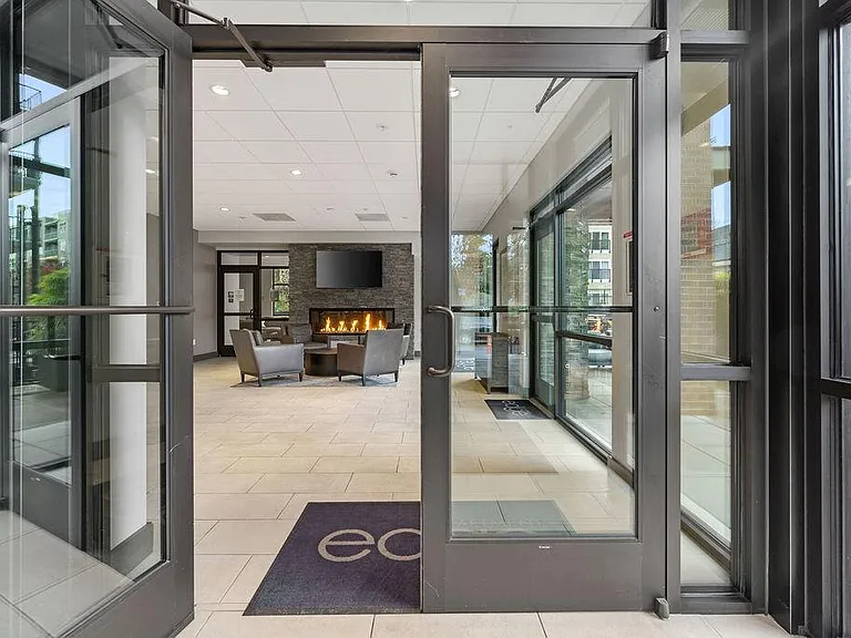 Edge Apartments — Photo 44