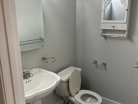 landlord_unit_photo_70192252_2