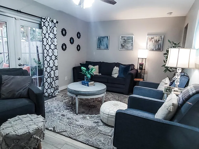 3208 W De Leon St #B — Photo 4