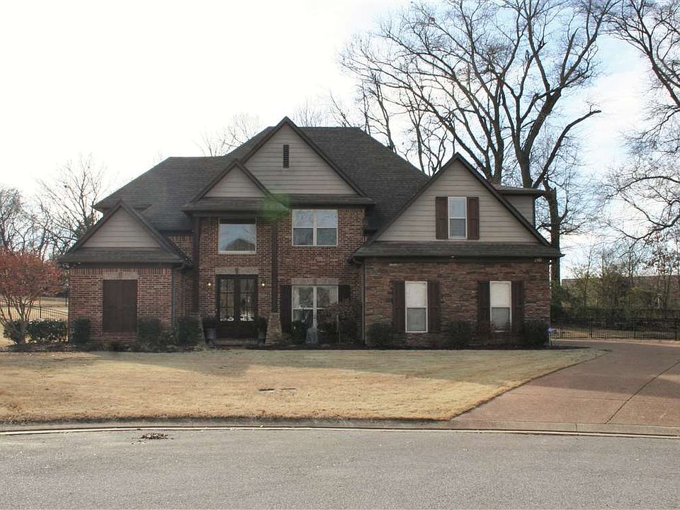 1st image of 2301 Oakwood Cv