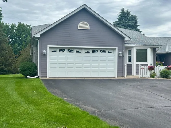 6 Oak Ridge Trl, Circle Pines, MN 55014