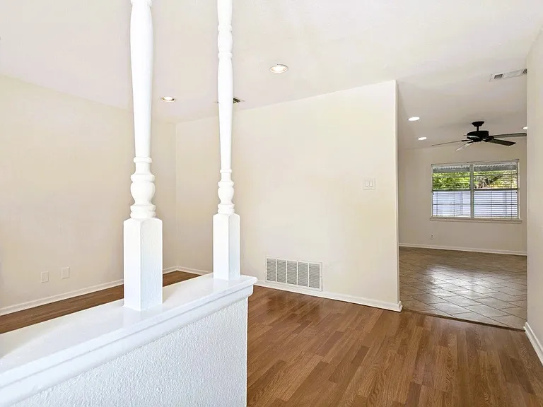 4407 Sun Vista Ln — Photo 5