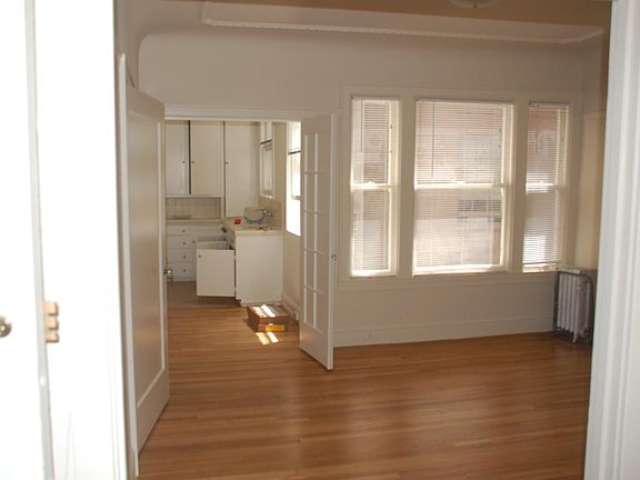 5th image of 970 Bay St APT 5