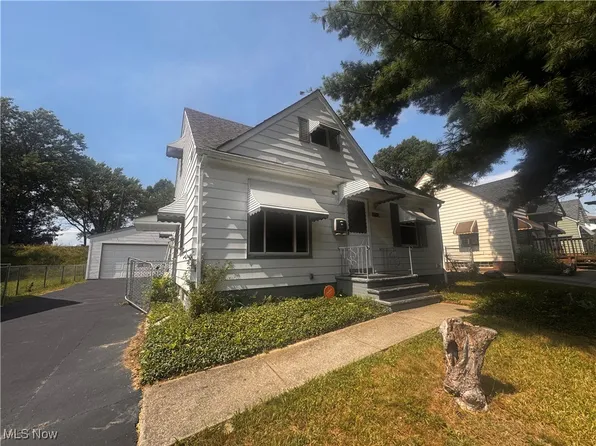 20105 Maple Heights Blvd, Maple Heights, OH 44137