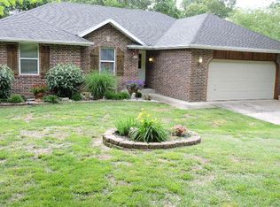 5816 S Honeysuckle Ln, Battlefield, MO 65619