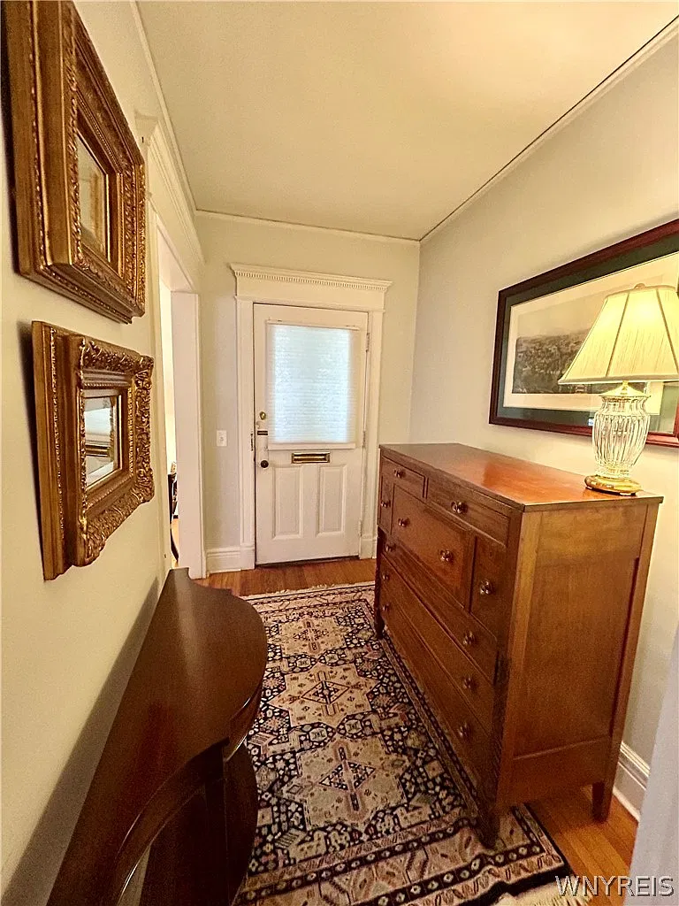 3 bed, 1.0 bath, 3148 sqft, $2,000 — Photo 2