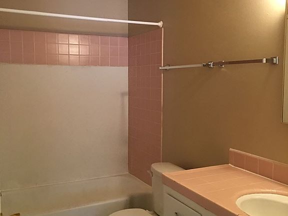 3rd image of 1808 Fairfield Ave APT 7