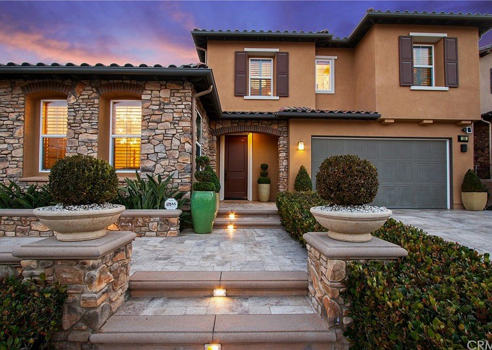 1st image of 15 Anacapa Ln