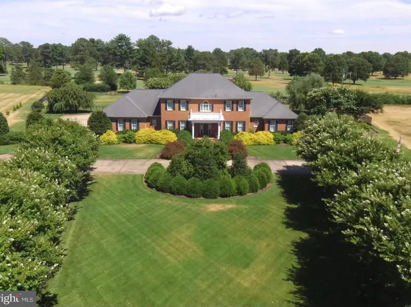 11203 N Club Dr, Fredericksburg, VA 22408