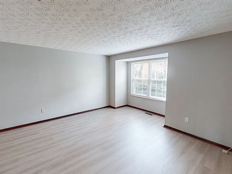 5123 Delancey St — Photo 3