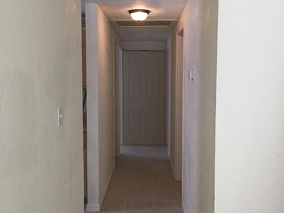 5th image of 1049 S Terry Ave