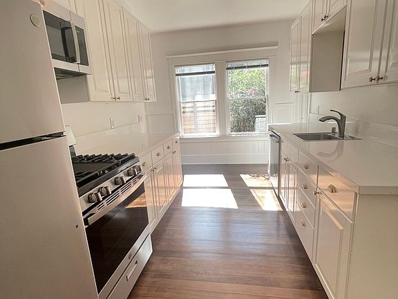 5th image of 828 Cowper St APT A