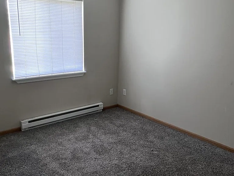 Pineview Apartments — Photo 13