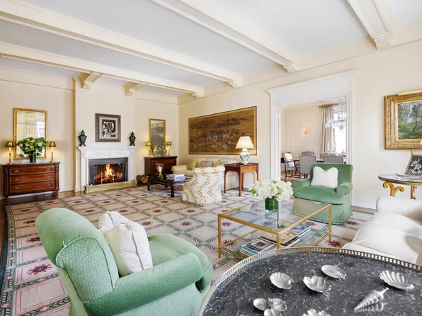 930 Park Avenue image 2 of 21