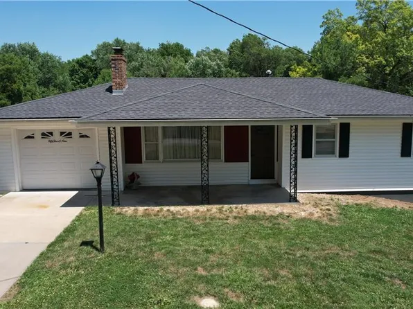 5409 Miller Rd, Saint Joseph, MO 64505