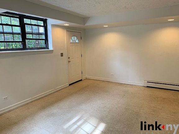 4th image of 363 Park View Ave APT 3