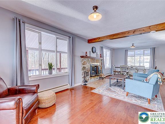 4th image of 143 Cathleen Dr