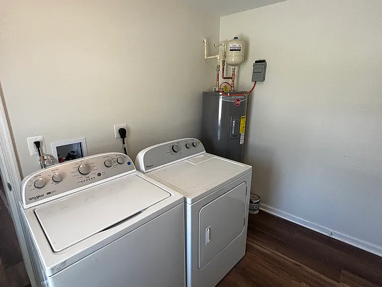 517 Aiken Ave #523 — Photo 6