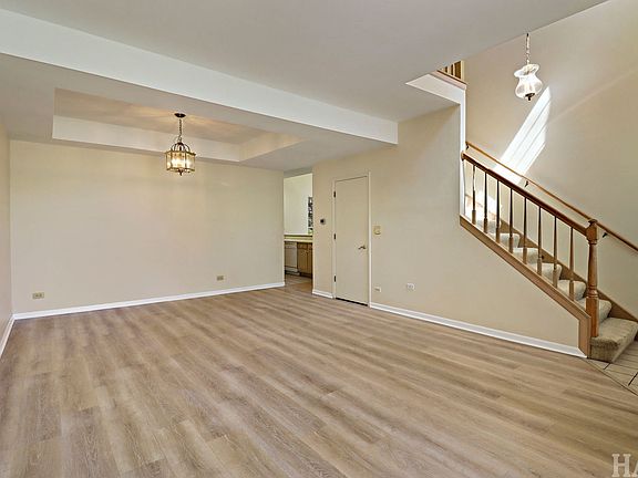 3rd image of 80 N Southport Rd