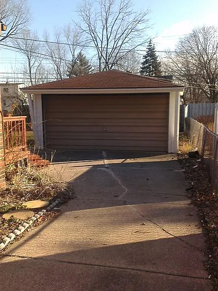 22012 Logue Ave — Photo 10