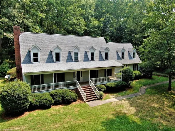 2101 Jareds Pond Rd, Pleasant Garden, NC 27313