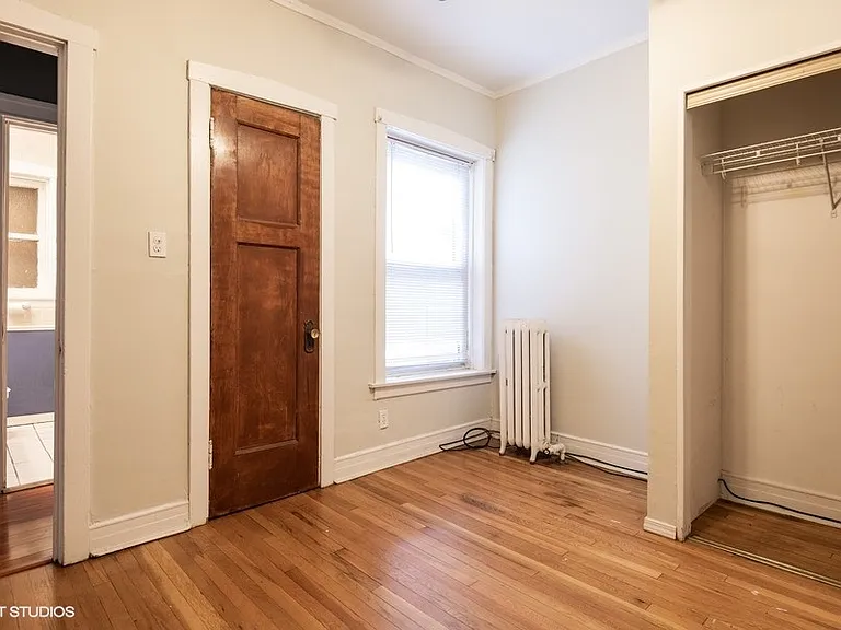 1253 W Byron St #2 — Photo 10