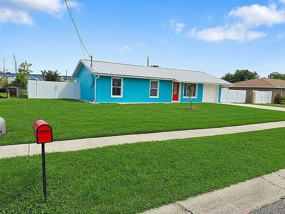 2nd image of 1319 Manor Dr