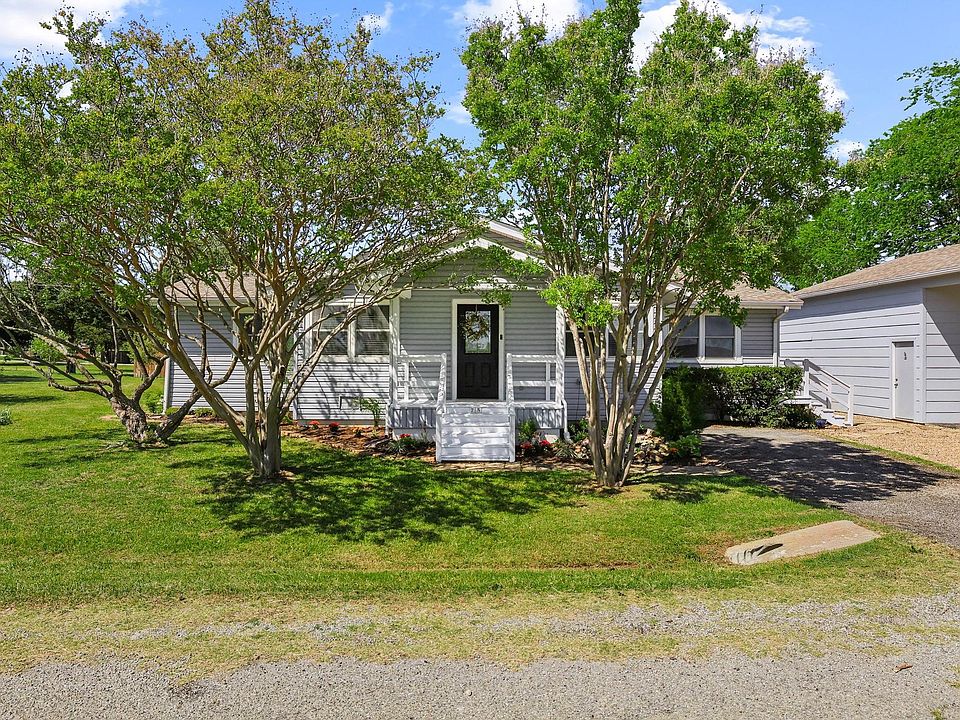 1st image of 75 Maple Dr