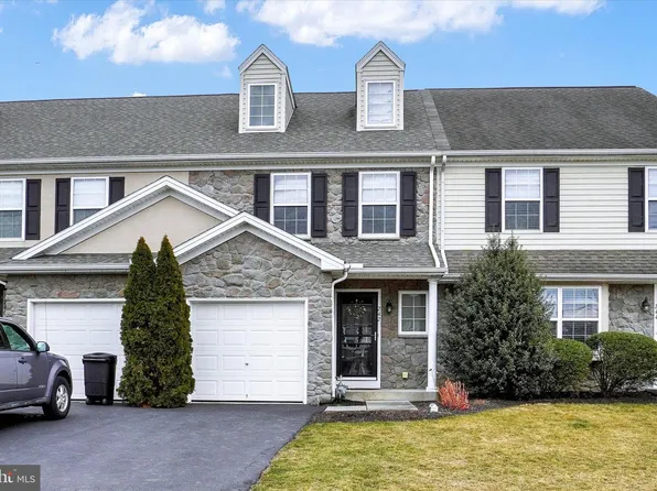 242 Lakeside Xing, Mount Joy, PA 17552