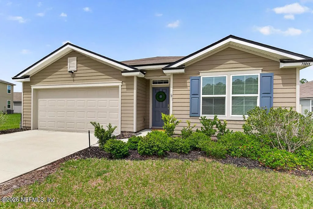 4 bed, 2.0 bath, 1856 sqft, $2,400 — Photo 2