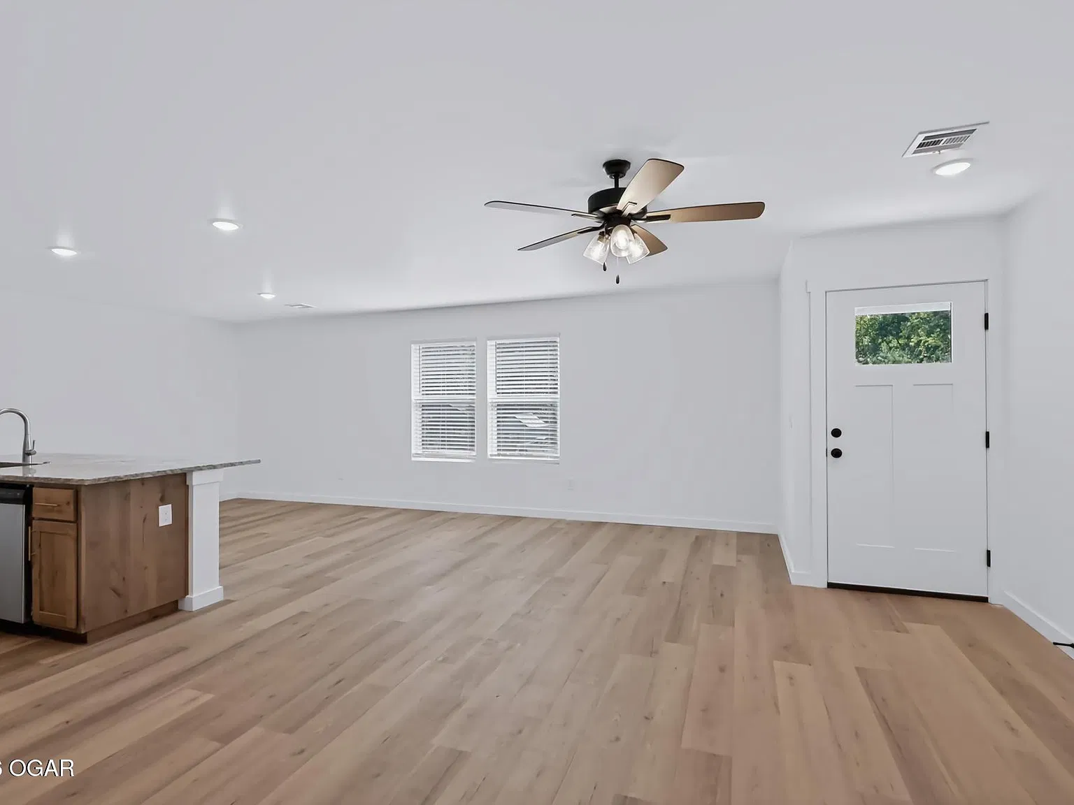3 bed, 2.0 bath, 1287 sqft, $1,700 — Photo 4