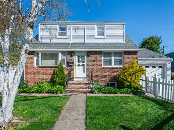 1089 Farm Rd, Secaucus Town, NJ 07094