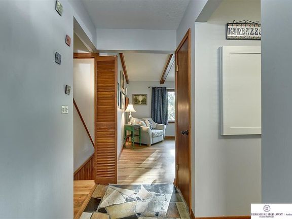 4th image of 3303 S 105th Ave