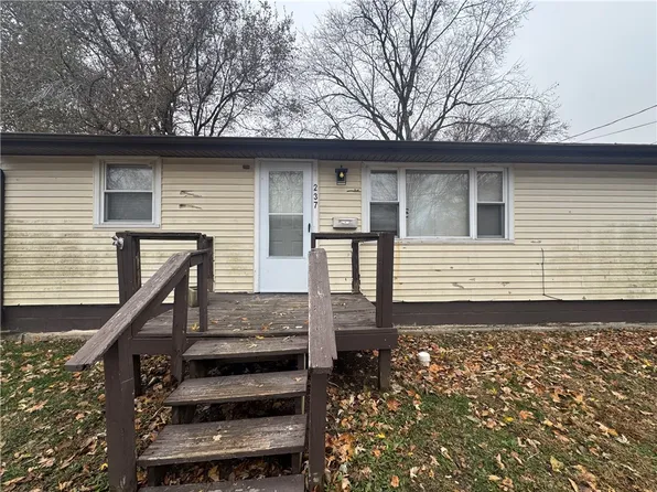 237 Woodlawn Ave, Mattoon, IL 61938