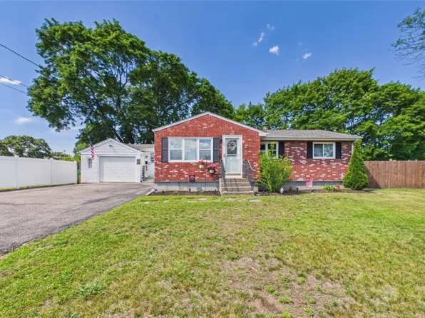 185 Vineyard Rd, Warwick, RI 02889