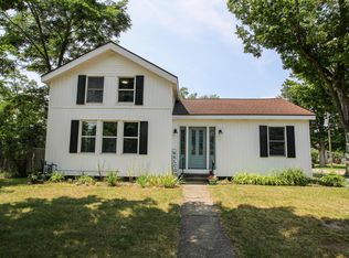 422 Maple St, Three Rivers, MI 49093