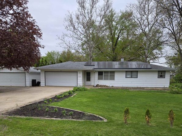 4440 Adele St, Roscoe, IL 61073