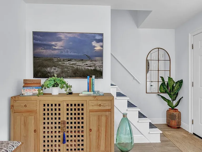 824 Dahlia Ln — Photo 13