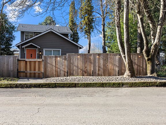 3rd image of 1814 W Reserve St