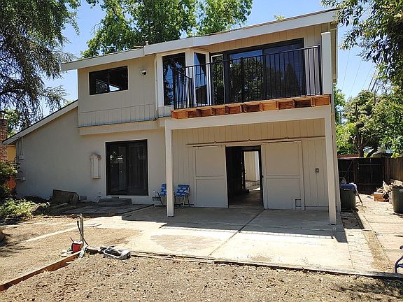 3rd image of 8599 Everglade Dr