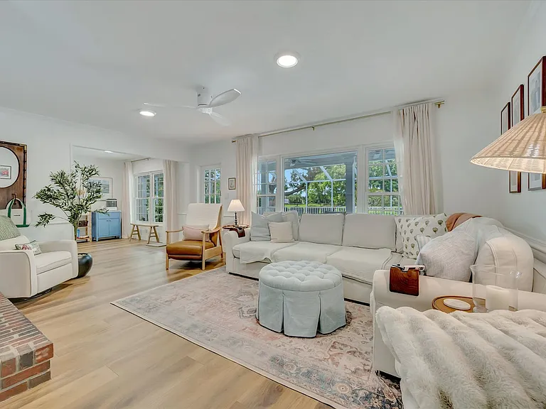3173 Espanola Dr — Photo 20