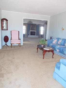2nd image of 3914 Parker Blvd