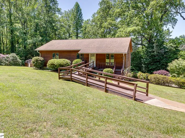 118 Pine Ln, Simpsonville, SC 29681