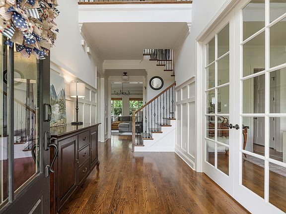 4th image of 555 Avon River Rd