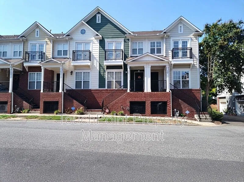 2 bed, 2.5 bath, 1226 sqft, $1,815 — Photo 2