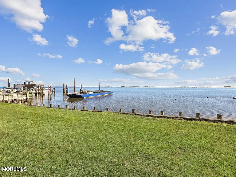 324 Shore Dr #A-10 — Photo 11